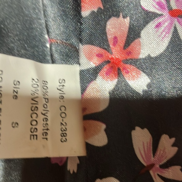 Beautiful Fall/Winter coat. Size Small. By. Pink Martini. Collection. - Picture 7 of 7